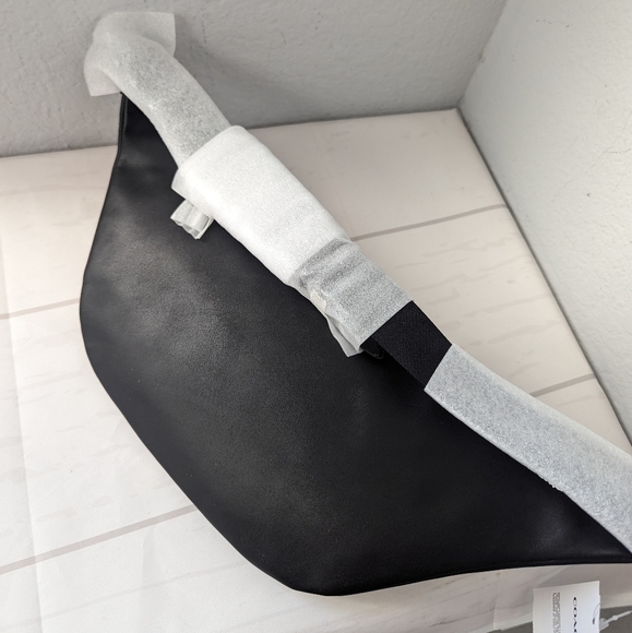 NWT Coach CQ038 Warren Belt Bag Blocked Signature Canvas With Varsity Stripe - Picture 2 of 4